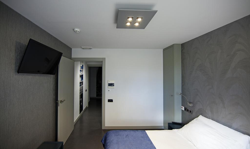 Hostal Averroes Burgos Exterior foto
