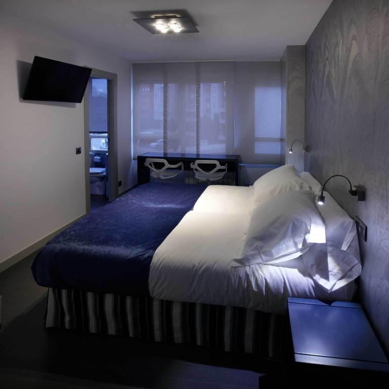 Hostal Averroes Burgos Quarto foto